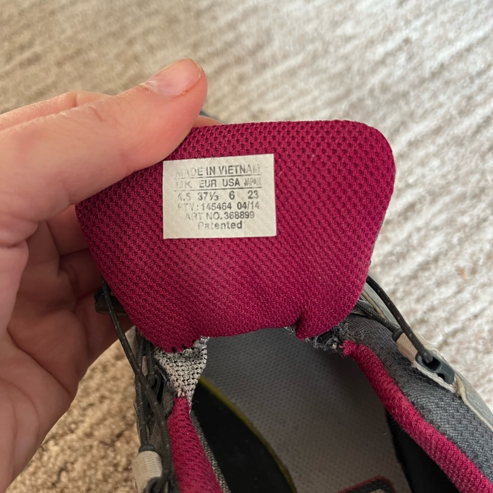 Women’s Hiking Shoes